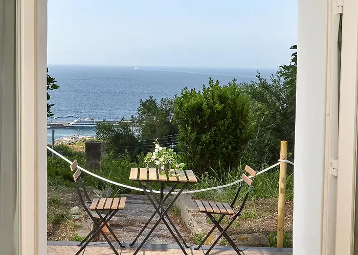 招待所 Eudesandra